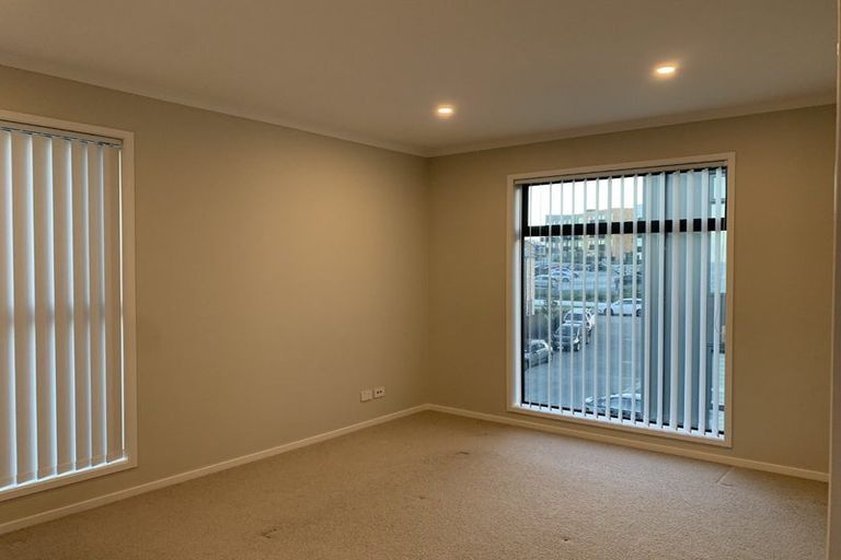Photo of property in 5/4 Matimati Place, Hobsonville, Auckland, 0616