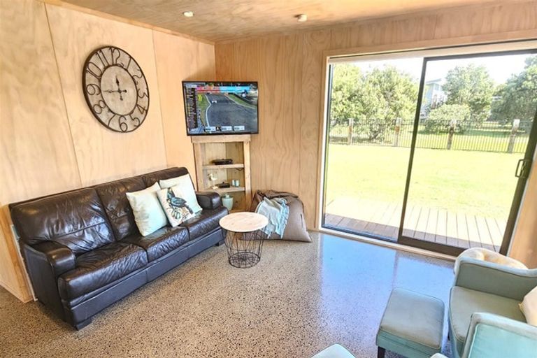 Photo of property in 108 Kelly Jade Avenue, Matarangi, Whitianga, 3592