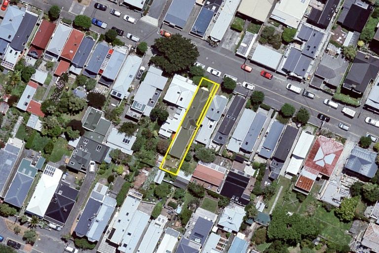 Photo of property in 82 Elizabeth Street, Mount Victoria, Wellington, 6011