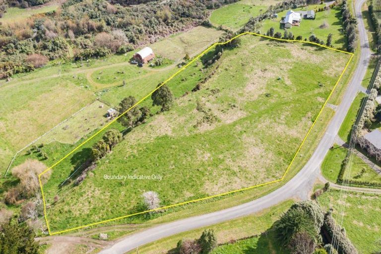 Photo of property in 288 North Manakau Road, Manakau, 5573
