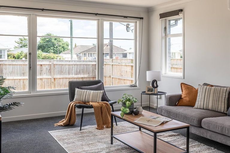 Photo of property in 1 Kauri Street, Levin, 5510