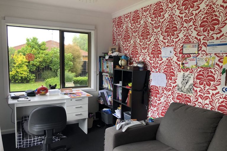 Photo of property in 10 Cate Road, Rototuna, Hamilton, 3210