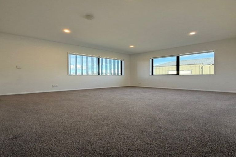 Photo of property in 5 Aquamarine Road, Rosehill, Papakura, 2113