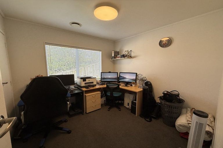 Photo of property in 14 Sarajevo Place, Massey, Auckland, 0614