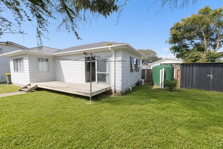 Photo of property in 9 Lisa Rise, Half Moon Bay, Auckland, 2012