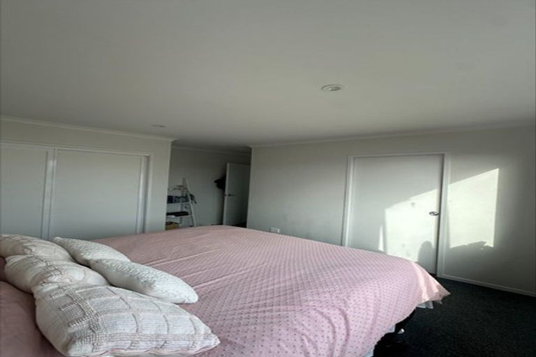 Photo of property in 7/5 Peachgrove Road, Te Atatu Peninsula, Auckland, 0610