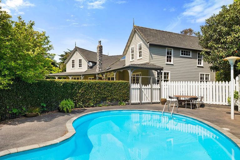 Photo of property in 447 Barrett Road, Omata, New Plymouth, 4374