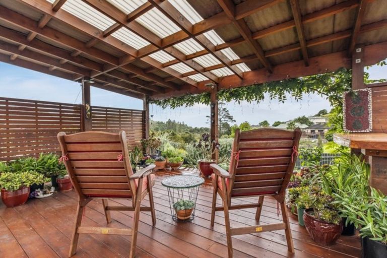 Photo of property in 126 Oteki Park Drive, Welcome Bay, Tauranga, 3112