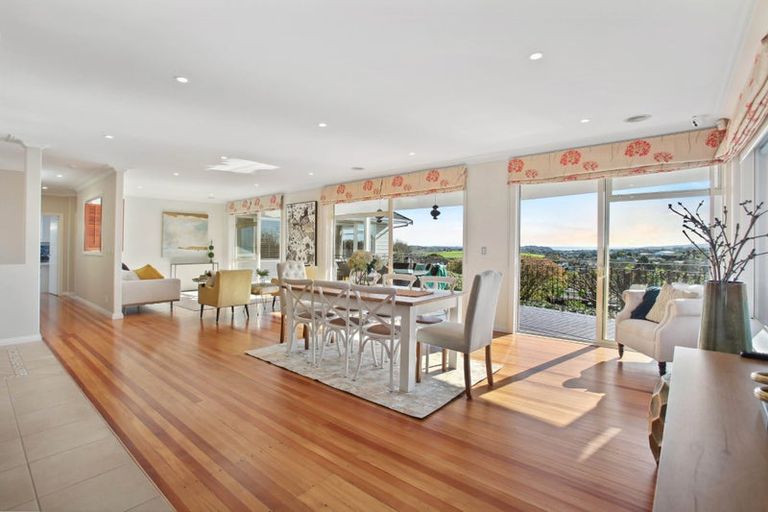 Photo of property in 150 Bleakhouse Road, Mellons Bay, Auckland, 2014