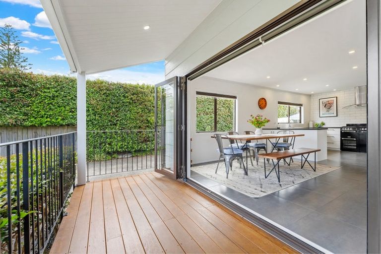 Photo of property in 71 The Circle, Manly, Whangaparaoa, 0930