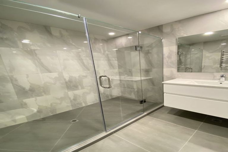 Photo of property in 17b Buscomb Avenue, Henderson, Auckland, 0610