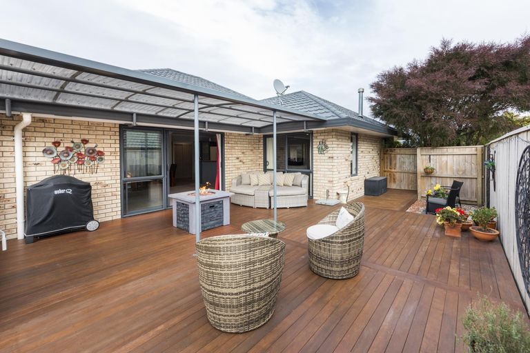 Photo of property in 147 Pacific Drive, Fitzherbert, Palmerston North, 4410