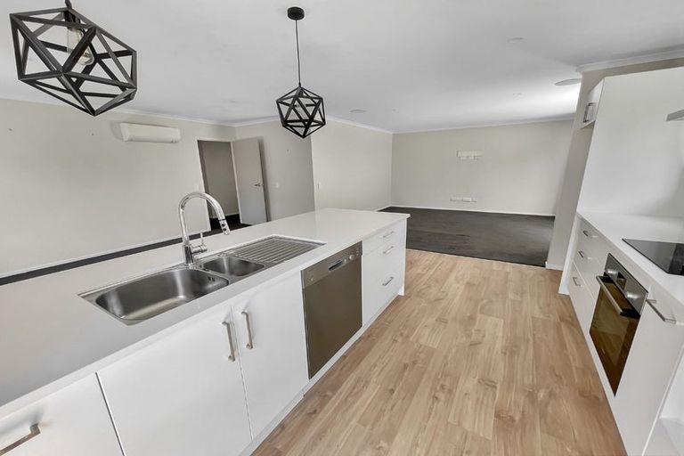 Photo of property in 44 Martingale Drive, Whitby, Porirua, 5024