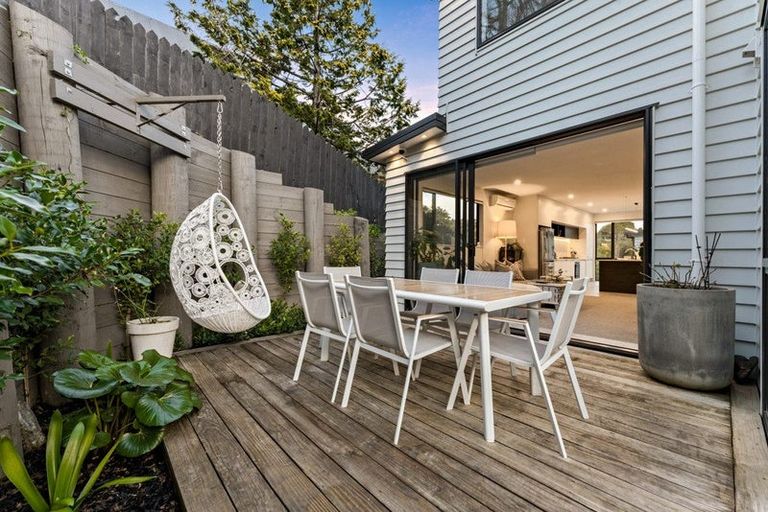 Photo of property in 37b Hythe Terrace, Mairangi Bay, Auckland, 0630