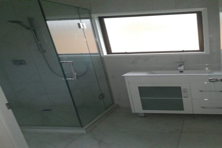 Photo of property in 12 Arde Place, Massey, Auckland, 0614