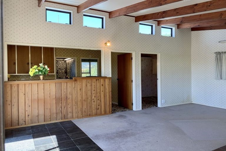 Photo of property in 86 Howard Road, Orere Point, Papakura, 2585