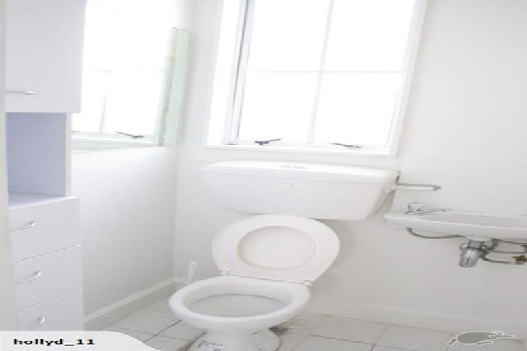 Photo of property in 147 Onepu Road, Lyall Bay, Wellington, 6022