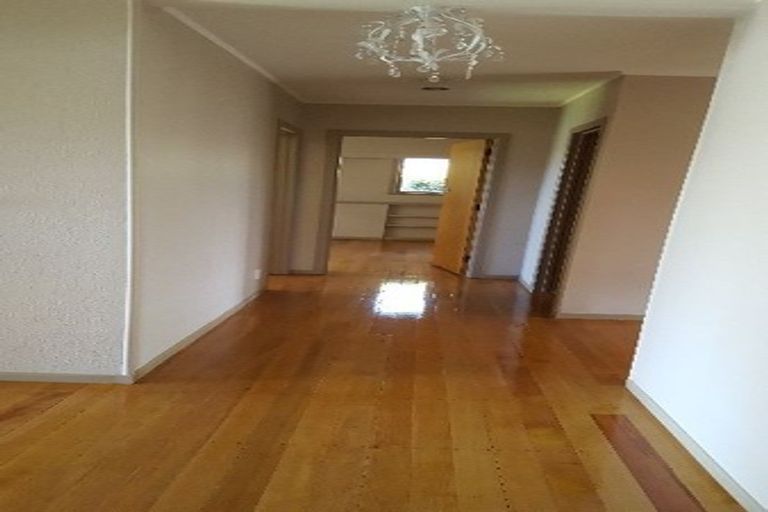 Photo of property in 112 Forrest Hill Road, Forrest Hill, Auckland, 0620