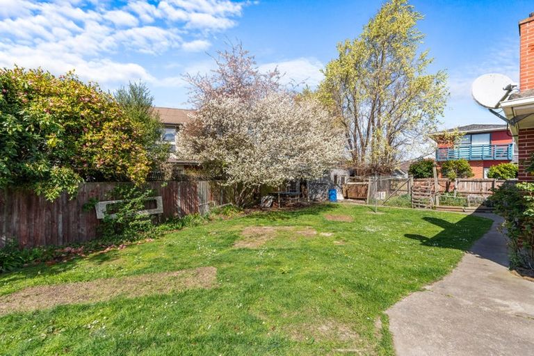 Photo of property in 10 Bendale Place, Avonhead, Christchurch, 8042