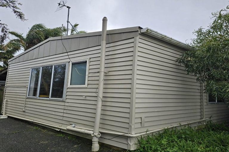 Photo of property in 20 Hindmarsh Street, Henderson, Auckland, 0612