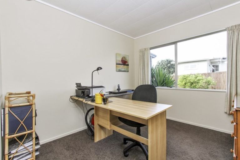 Photo of property in 2/46 Brandon Road, Glen Eden, Auckland, 0602
