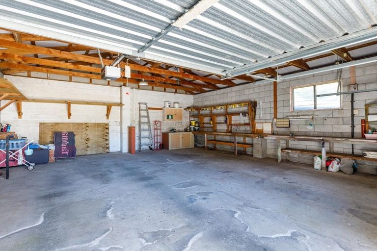 Photo of property in 8 Raniera Street, Glen Avon, New Plymouth, 4312