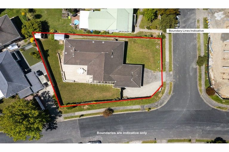 Photo of property in 1 Celina Place, Browns Bay, Auckland, 0630