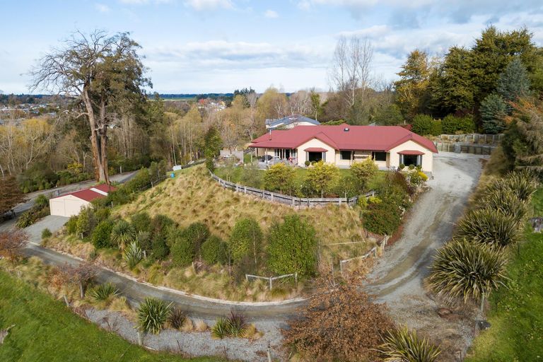 Photo of property in 17 Waitui Drive, Geraldine Downs, Geraldine, 7991