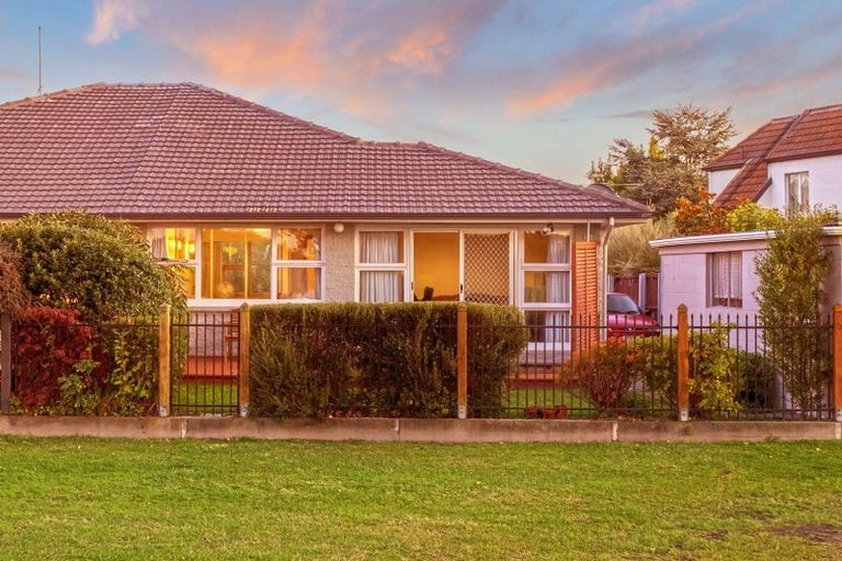 Photo of property in 3a Farnham Place, Ilam, Christchurch, 8041