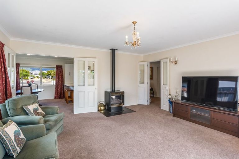 Photo of property in 11 Murray Court, Paraparaumu Beach, Paraparaumu, 5032