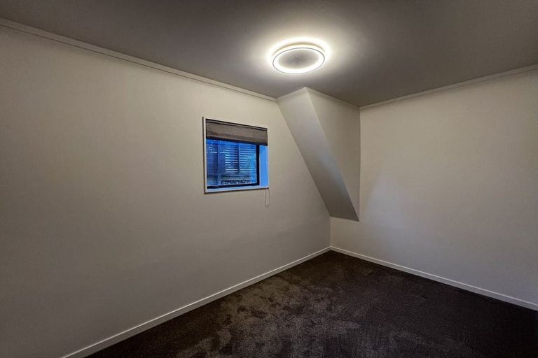 Photo of property in 4 Dalmeny Close, Murrays Bay, Auckland, 0630