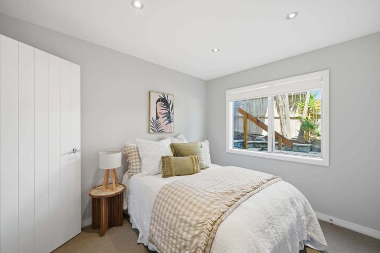 Photo of property in 31 Beechwood Road, Rothesay Bay, Auckland, 0630