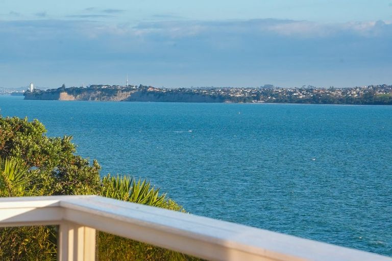 Photo of property in 819 Whangaparaoa Road, Manly, Whangaparaoa, 0930
