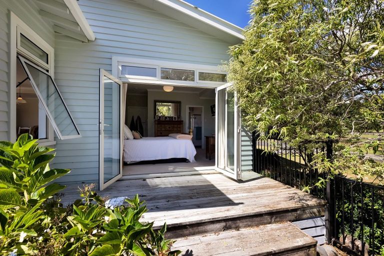 Photo of property in 524 Tikorangi Road, Tikorangi, Waitara, 4383