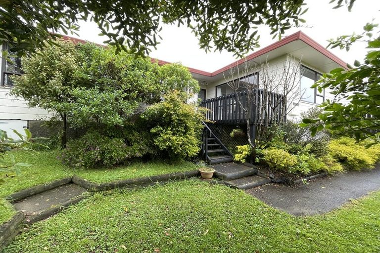 Photo of property in 8 Trinidad Crescent, Grenada Village, Wellington, 6037