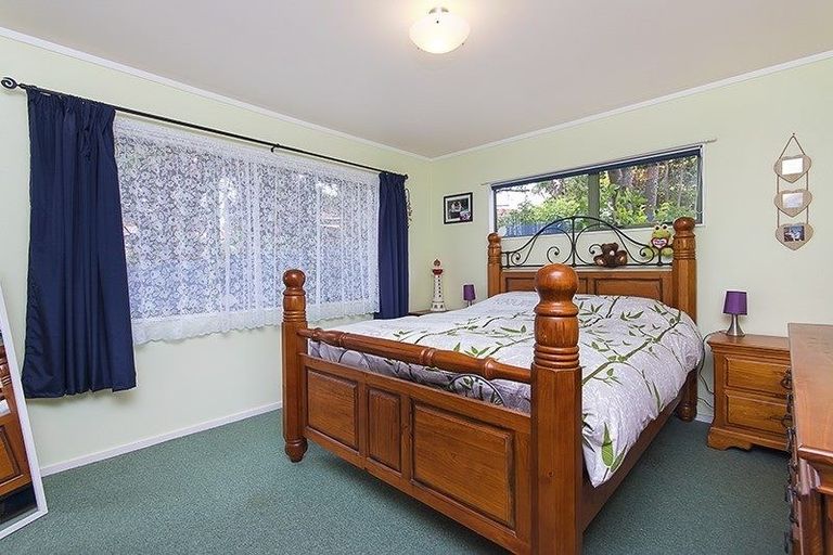 Photo of property in 16b Rossiter Avenue, Waiuku, 2123