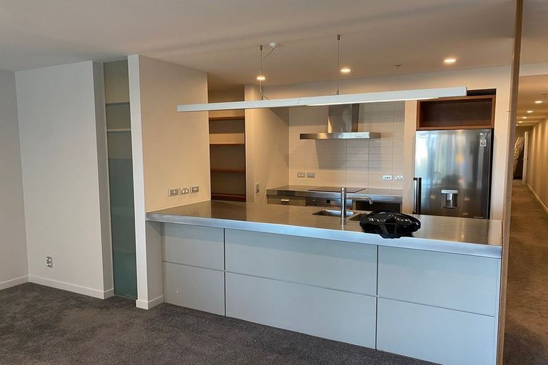 Photo of property in Piermont Apartments, 4c/82 Cable Street, Te Aro, Wellington, 6011