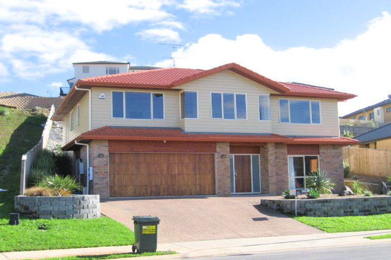 Photo of property in 66 Roberta Crescent, Orewa, 0931