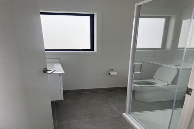 Photo of property in 10/1 Fruitvale Road, New Lynn, Auckland, 0600