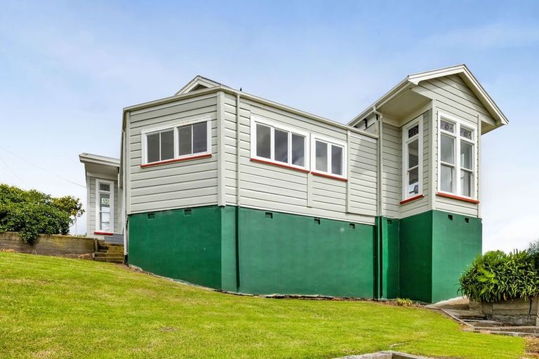Photo of property in 20 Cambridge Street, Patea, 4520