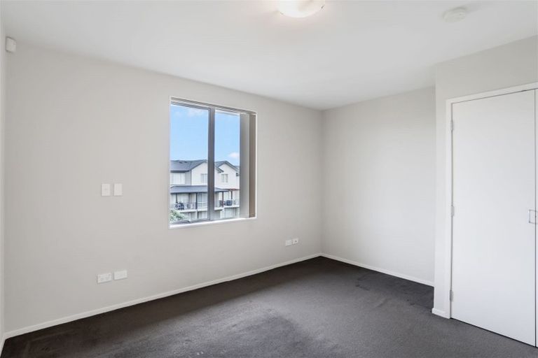 Photo of property in 4/25 Opito Way, East Tamaki, Auckland, 2013