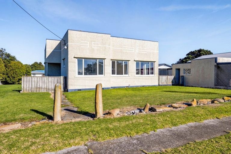 Photo of property in 35 Norfolk Street, Patea, 4520