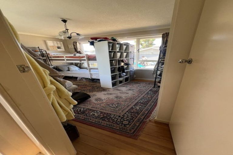 Photo of property in 102 Effingham Street, North New Brighton, Christchurch, 8083