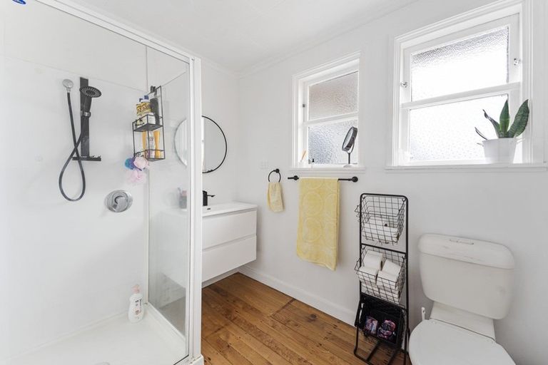 Photo of property in 4 Raleigh Street, Vogeltown, New Plymouth, 4310