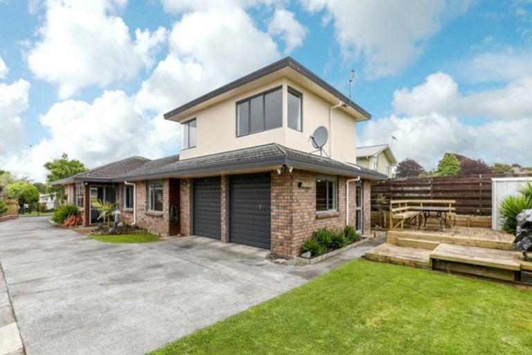 Photo of property in 36 Wesley Avenue, Frankleigh Park, New Plymouth, 4310