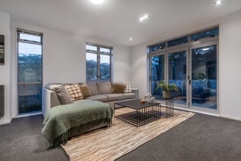 Photo of property in 35 Endeavour Drive, Whitby, Porirua, 5024