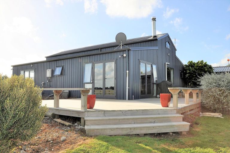 Photo of property in 21 Sutherland Road, Sanson, Palmerston North, 4479