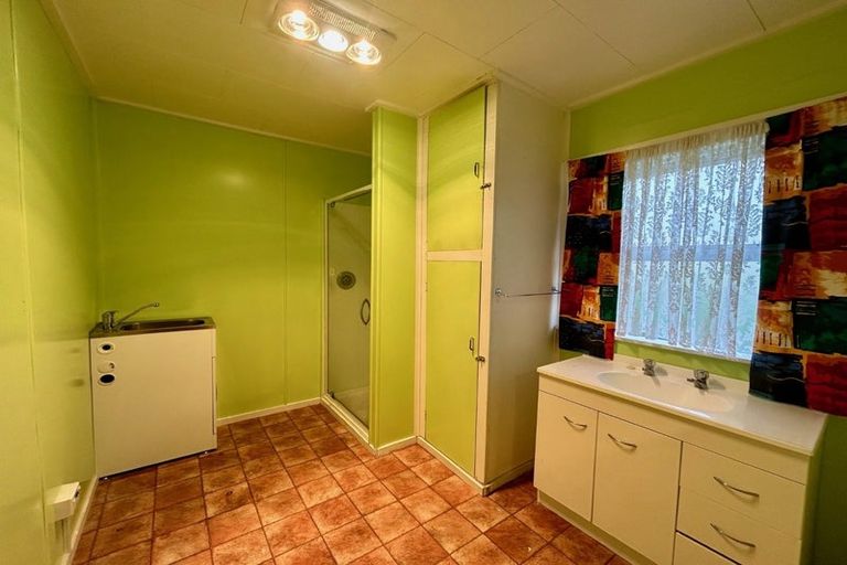 Photo of property in 48 Peel Street, Westport, 7825