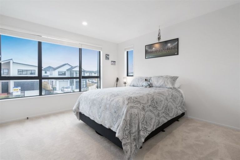 Photo of property in 21 Craigs Way, Hobsonville, Auckland, 0616