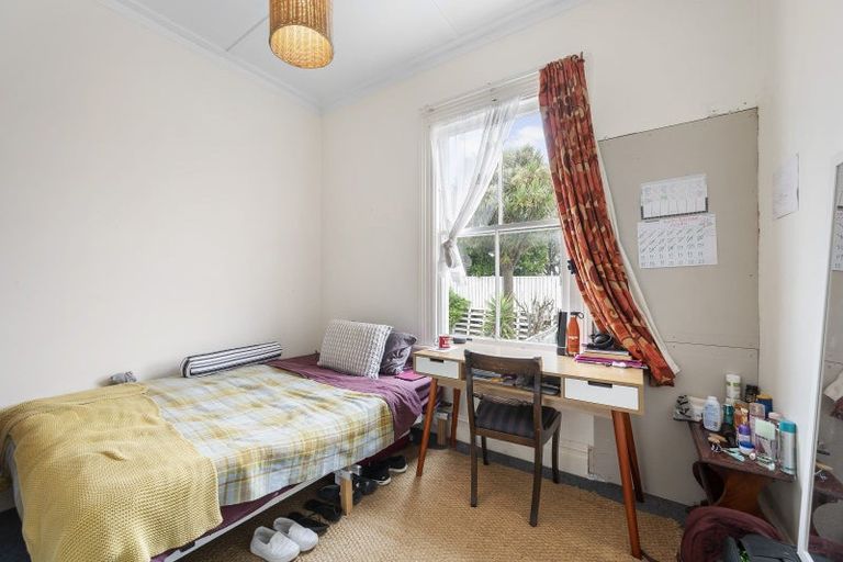 Photo of property in 54 Roxburgh Street, Mount Victoria, Wellington, 6011